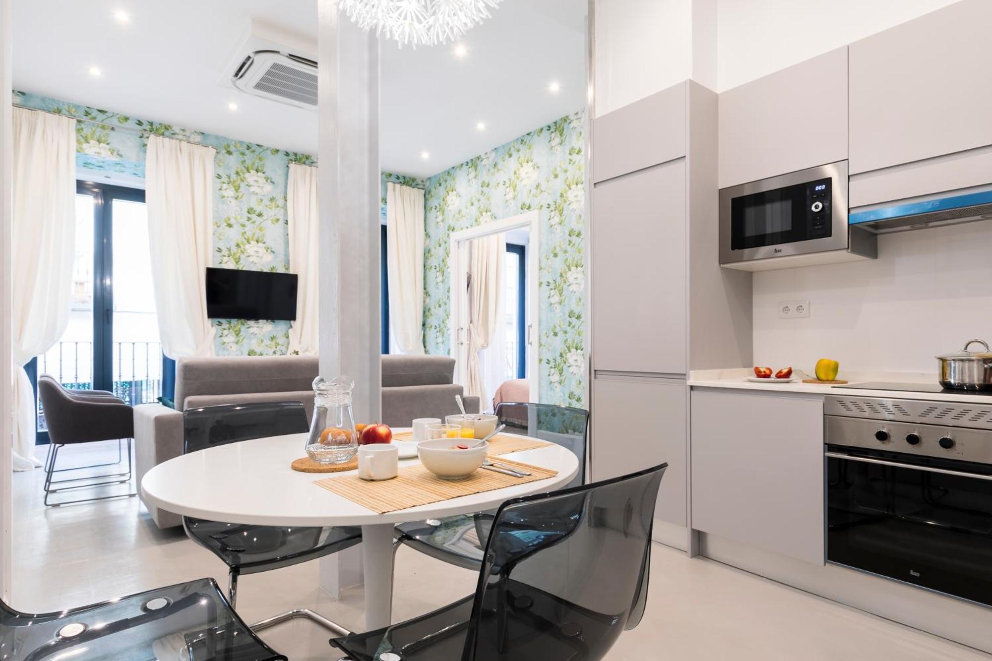 Feelathome San Marcos Apartments มาดริด ภายนอก รูปภาพ