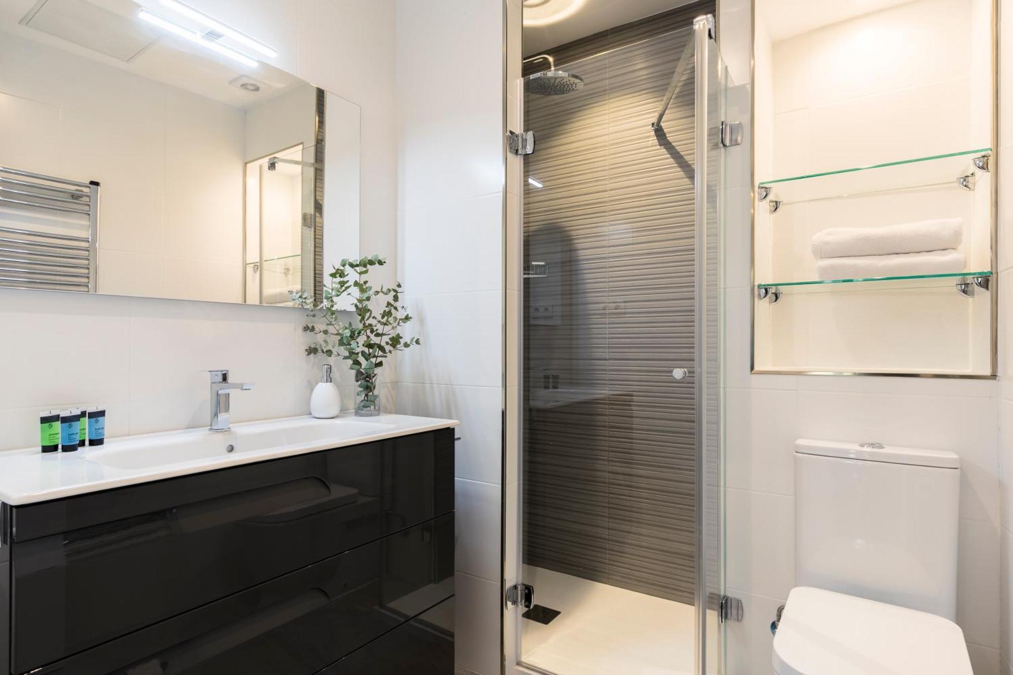 Feelathome San Marcos Apartments มาดริด ภายนอก รูปภาพ